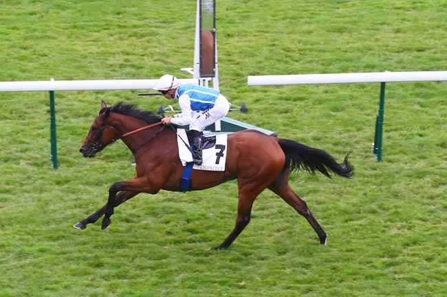 Photo d'arrivée de la course pmu PRIX MELISANDE à LONGCHAMP le Dimanche 11 juin 2023