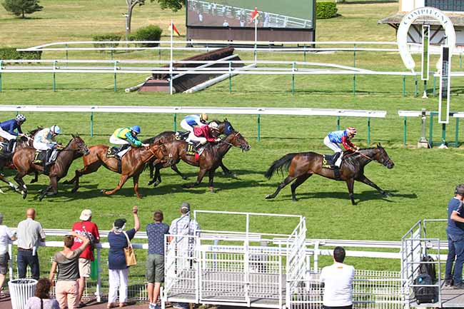 Photo d'arrivée de la course pmu PRIX DE LA FORET DE RETZ à COMPIEGNE le Mardi 13 juin 2023