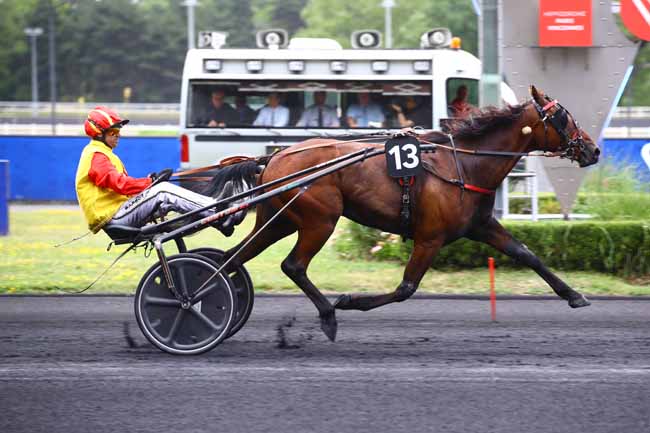 Photo d'arrivée de la course pmu PRIX MARIA à PARIS-VINCENNES le Mardi 20 juin 2023