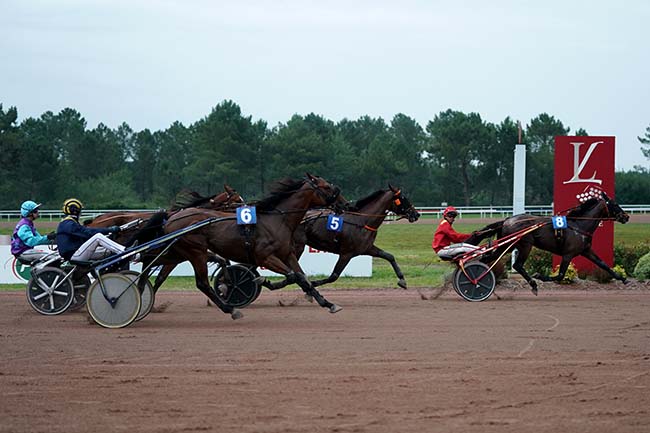 Photo d'arrivée de la course pmu PRIX SWEET VALENTINE TRAITEUR à LANGON le Mercredi 21 juin 2023