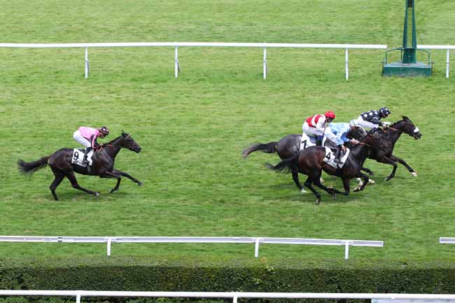 Photo d'arrivée de la course pmu PRIX VERSO II à SAINT CLOUD le Vendredi 23 juin 2023
