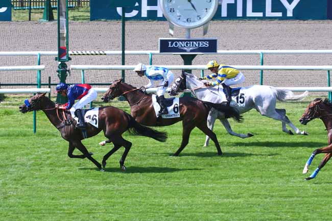 Photo d'arrivée de la course pmu PRIX DU PETIT CHATEAU à CHANTILLY le Lundi 10 juillet 2023