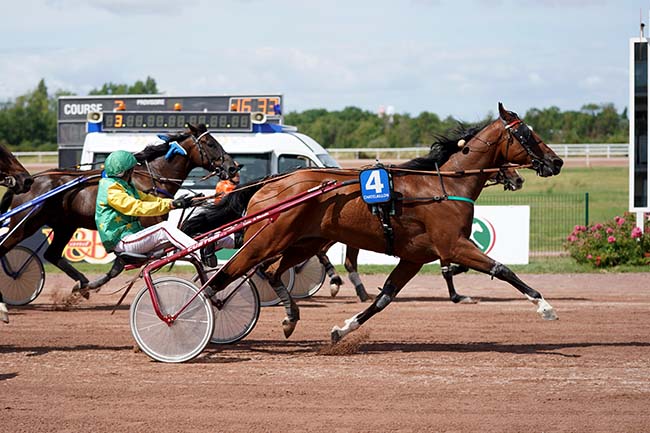 Photo d'arrivée de la course pmu PRIX DU 