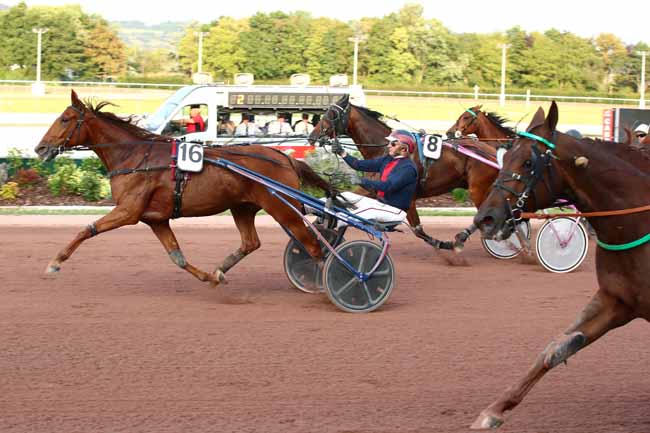 Photo d'arrivée de la course pmu GRAND PRIX DE LA VILLE DE CABOURG à CABOURG le Vendredi 21 juillet 2023