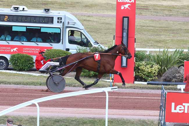 Photo d'arrivée de la course pmu PRIX DU PALAIS BOURBON à ENGHIEN le Samedi 22 juillet 2023