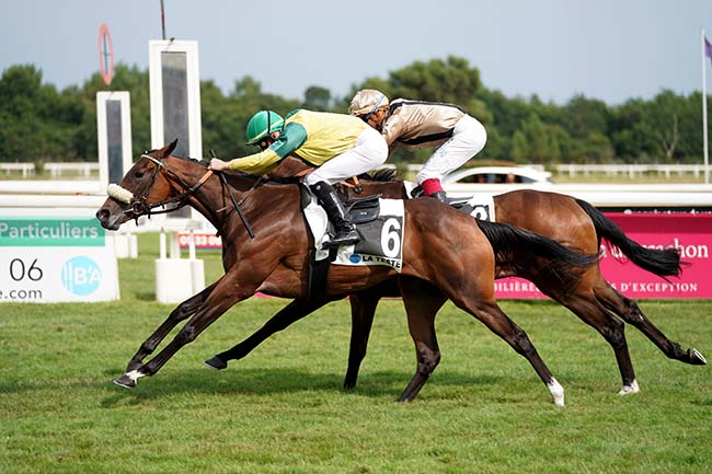 Photo d'arrivée de la course pmu GRAND PRIX DE LA TESTE-DE-BUCH à LA TESTE DE BUCH le Dimanche 23 juillet 2023