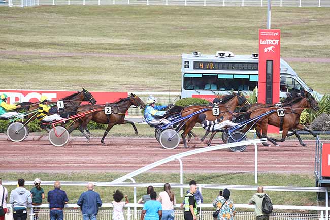 Photo d'arrivée de la course pmu PRIX DE LA PORTE DIDOT à ENGHIEN le Mercredi 26 juillet 2023
