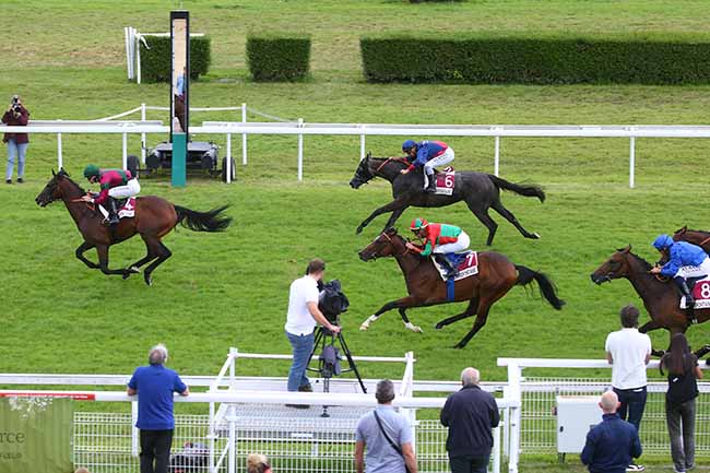 Photo d'arrivée de la course pmu PRIX AUBERGE DE LA SOURCE (PRIX DES TRITONS) à CLAIREFONTAINE le Samedi 29 juillet 2023