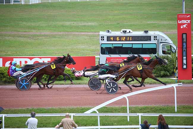 Photo d'arrivée de la course pmu PRIX DE BERLIN à ENGHIEN le Samedi 5 août 2023