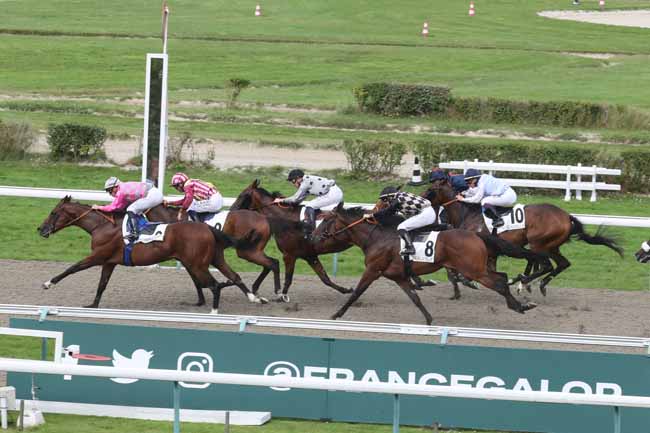 Photo d'arrivée de la course pmu PRIX D'ARROMANCHES à DEAUVILLE le Samedi 12 août 2023