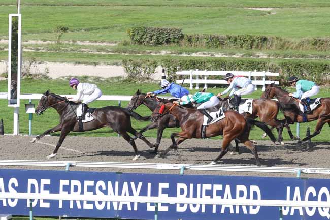 Photo d'arrivée de la course pmu PRIX DES BERGERIES à DEAUVILLE le Dimanche 13 août 2023