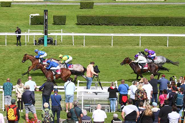 Photo d'arrivée de la course pmu PRIX GRANDEUR NATURE (PRIX RAMSIN) à CLAIREFONTAINE le Samedi 26 août 2023