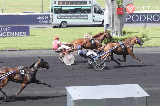 Photo d'arrivée de la course pmu PRIX DE DOLE à PARIS-VINCENNES le Samedi 26 août 2023