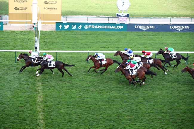 Photo d'arrivée de la course pmu PRIX DE MIROMESNIL à LONGCHAMP le Dimanche 3 septembre 2023