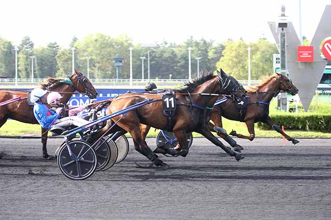 Photo d'arrivée de la course pmu PRIX DE L'ALLIER à PARIS-VINCENNES le Mardi 5 septembre 2023