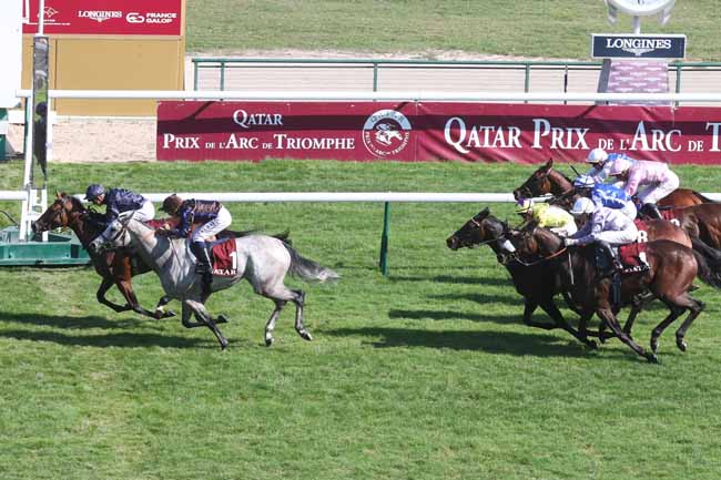 Photo d'arrivée de la course pmu QATAR PRIX VERMEILLE à LONGCHAMP le Dimanche 10 septembre 2023