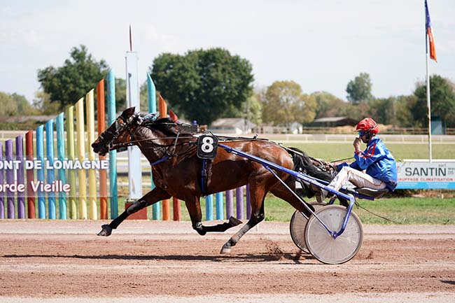 Photo d'arrivée de la course pmu PRIX LE DERBY NEGREPELISSE à BEAUMONT DE LOMAGNE le Lundi 11 septembre 2023