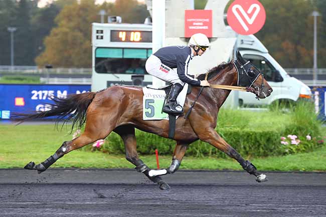 Photo d'arrivée de la course pmu PRIX MUSCA à PARIS-VINCENNES le Mardi 12 septembre 2023