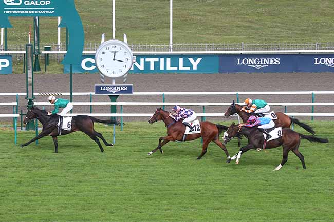 Photo d'arrivée de la course pmu PRIX DE L'ENTONNOIR à CHANTILLY le Mercredi 20 septembre 2023
