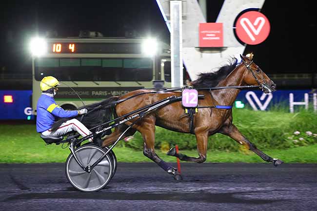 Photo d'arrivée de la course pmu PRIX AQUITANIA à PARIS-VINCENNES le Vendredi 22 septembre 2023