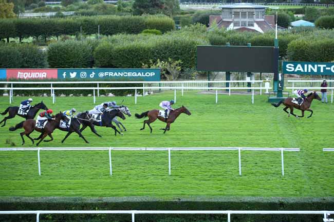 Photo d'arrivée de la course pmu PRIX DE L'AVENUE PYRAMIDE à SAINT CLOUD le Vendredi 22 septembre 2023