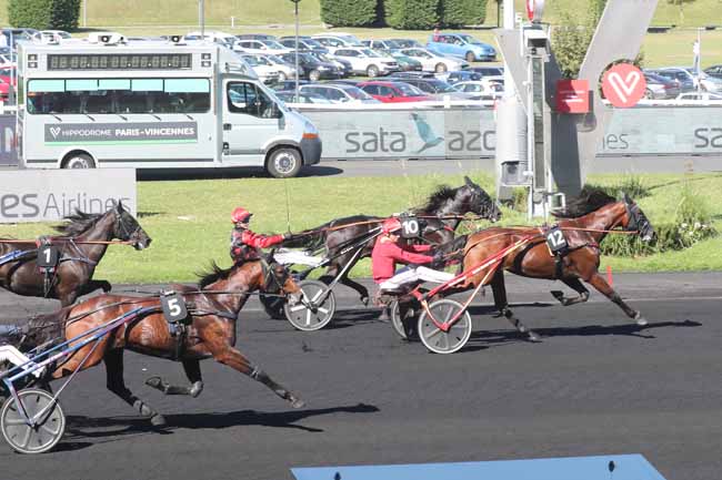 Photo d'arrivée de la course pmu PRIX SATA AZORES AIRLINES (PRIX DANGEUL) à PARIS-VINCENNES le Dimanche 24 septembre 2023