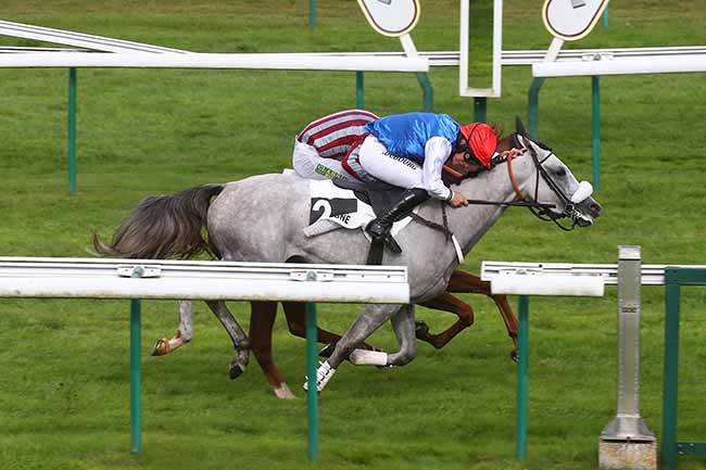 Photo d'arrivée de la course pmu PRIX MAURICE D'OKHUYSEN à COMPIEGNE le Mardi 26 septembre 2023