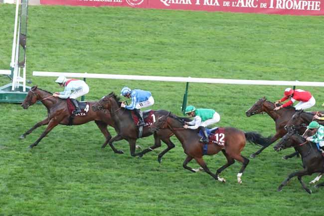 Photo d'arrivée de la course pmu QATAR PRIX DE LA PLACE DAUPHINE à LONGCHAMP le Samedi 30 septembre 2023