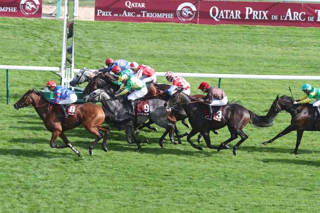 Photo d'arrivée de la course pmu QATAR PRIX DE LA PLACE DES VOSGES à LONGCHAMP le Samedi 30 septembre 2023