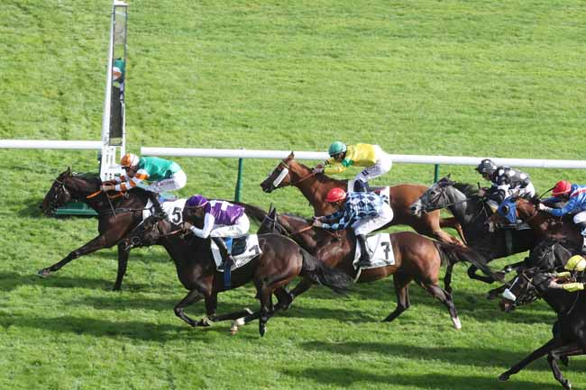 Photo d'arrivée de la course pmu PRIX DE BOTZARIS à LONGCHAMP le Dimanche 15 octobre 2023