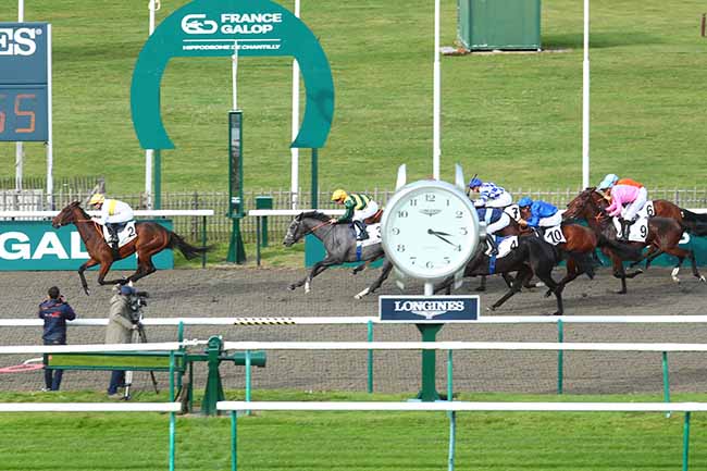 Photo d'arrivée de la course pmu PRIX DE LA RUE D'AUMALE à CHANTILLY le Vendredi 27 octobre 2023