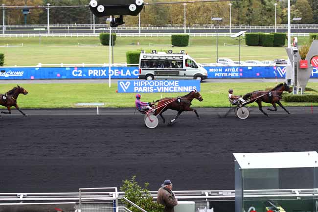 Photo d'arrivée de la course pmu PRIX DE LA CORREZE à PARIS-VINCENNES le Samedi 28 octobre 2023