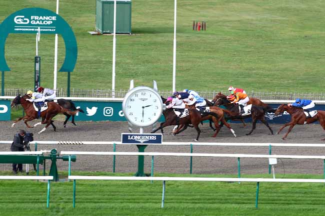 Photo d'arrivée de la course pmu PRIX DE LA VOIE DU GARDE à CHANTILLY le Mardi 31 octobre 2023