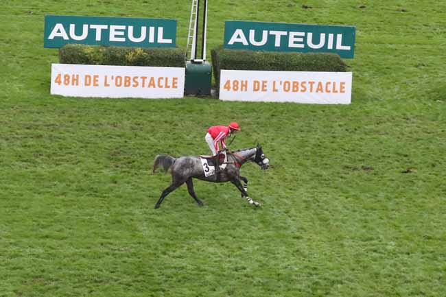 Photo d'arrivée de la course pmu PRIX LA HAYE JOUSSELIN à AUTEUIL le Dimanche 12 novembre 2023