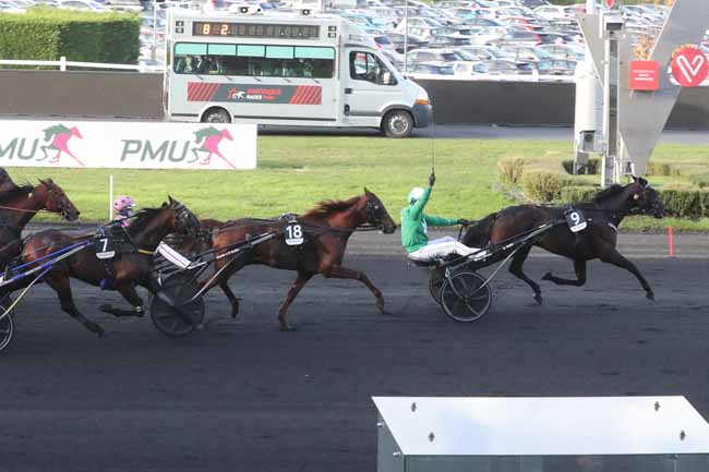 Photo d'arrivée de la course pmu PRIX DE BRETAGNE - AMERIQUE RACES PMU 