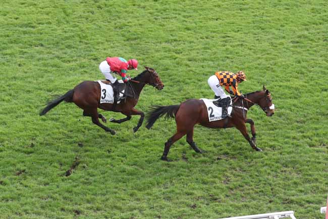 Photo d'arrivée de la course pmu PRIX KERYM à AUTEUIL le Dimanche 26 novembre 2023