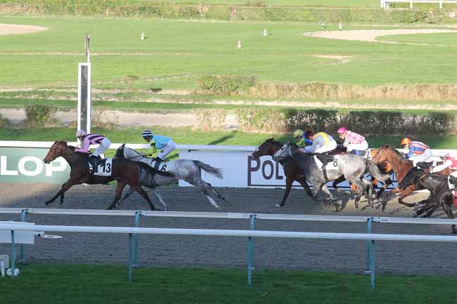 Photo d'arrivée de la course pmu PRIX DE JUNO BEACH à DEAUVILLE le Mardi 28 novembre 2023