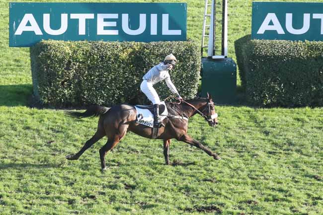 Photo d'arrivée de la course pmu PRIX GEORGES COURTOIS à AUTEUIL le Samedi 2 décembre 2023