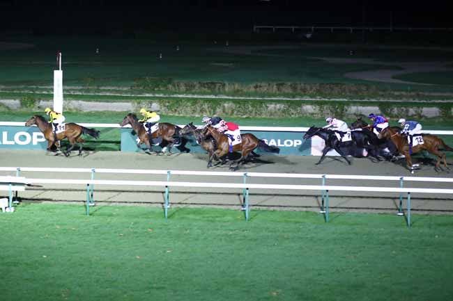 Photo d'arrivée de la course pmu PRIX DE CUIGNY à DEAUVILLE le Mercredi 6 décembre 2023