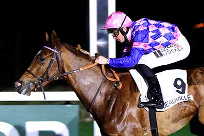 Photo d'arrivée de la course pmu PRIX DU HAUT GUE à DEAUVILLE le Vendredi 15 décembre 2023