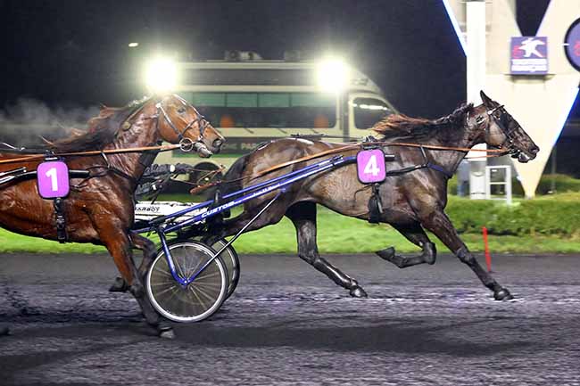 Photo d'arrivée de la course pmu PRIX DE RETHONDES à PARIS-VINCENNES le Mardi 26 décembre 2023