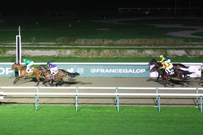 Photo d'arrivée de la course pmu PRIX DE PORT MULBERRY à DEAUVILLE le Vendredi 5 janvier 2024