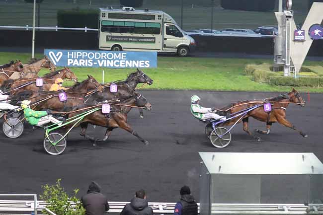 Photo d'arrivée de la course pmu PRIX LES SENIORS DES COURSES à PARIS-VINCENNES le Samedi 13 janvier 2024