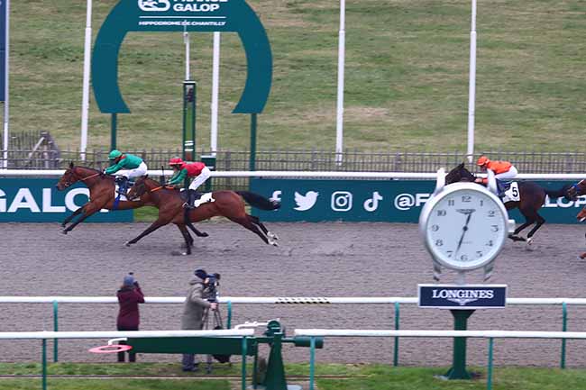 Photo d'arrivée de la course pmu PRIX DU BOIS DE PRECY à CHANTILLY le Samedi 13 janvier 2024