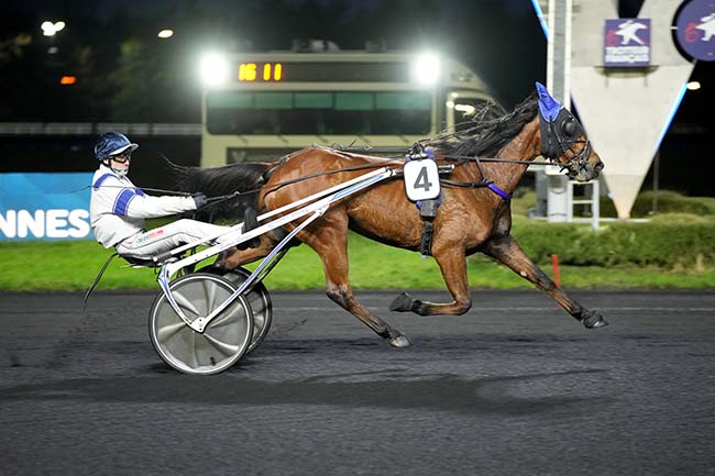 Photo d'arrivée de la course pmu PRIX DE BROSSAC à PARIS-VINCENNES le Mardi 23 janvier 2024