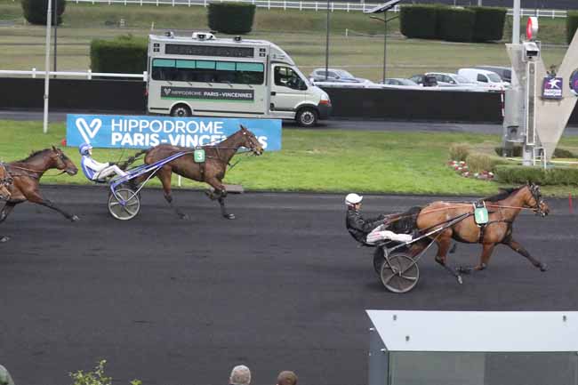 Photo d'arrivée de la course pmu PRIX DE YONKERS RACEWAY à PARIS-VINCENNES le Jeudi 25 janvier 2024