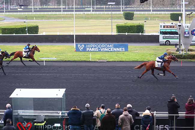 Photo d'arrivée de la course pmu PRIX DE CHOLET à PARIS-VINCENNES le Jeudi 1 février 2024