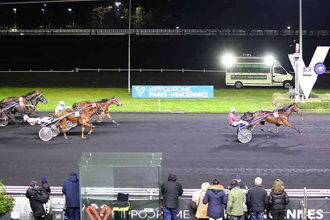 Photo d'arrivée de la course pmu PRIX D'AVIGNON à PARIS-VINCENNES le Vendredi 2 février 2024