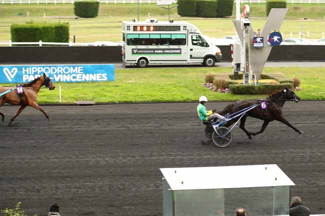 Photo d'arrivée de la course pmu PRIX DE VITRE à PARIS-VINCENNES le Mardi 13 février 2024