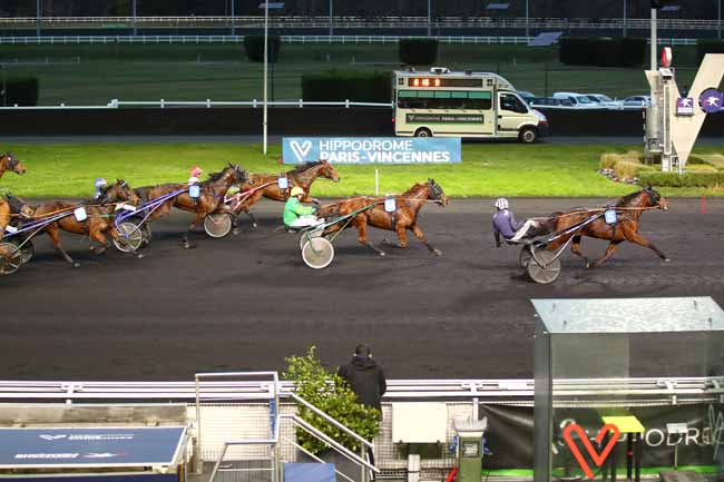 Photo d'arrivée de la course pmu PRIX DE DIEPPE à PARIS-VINCENNES le Mardi 13 février 2024